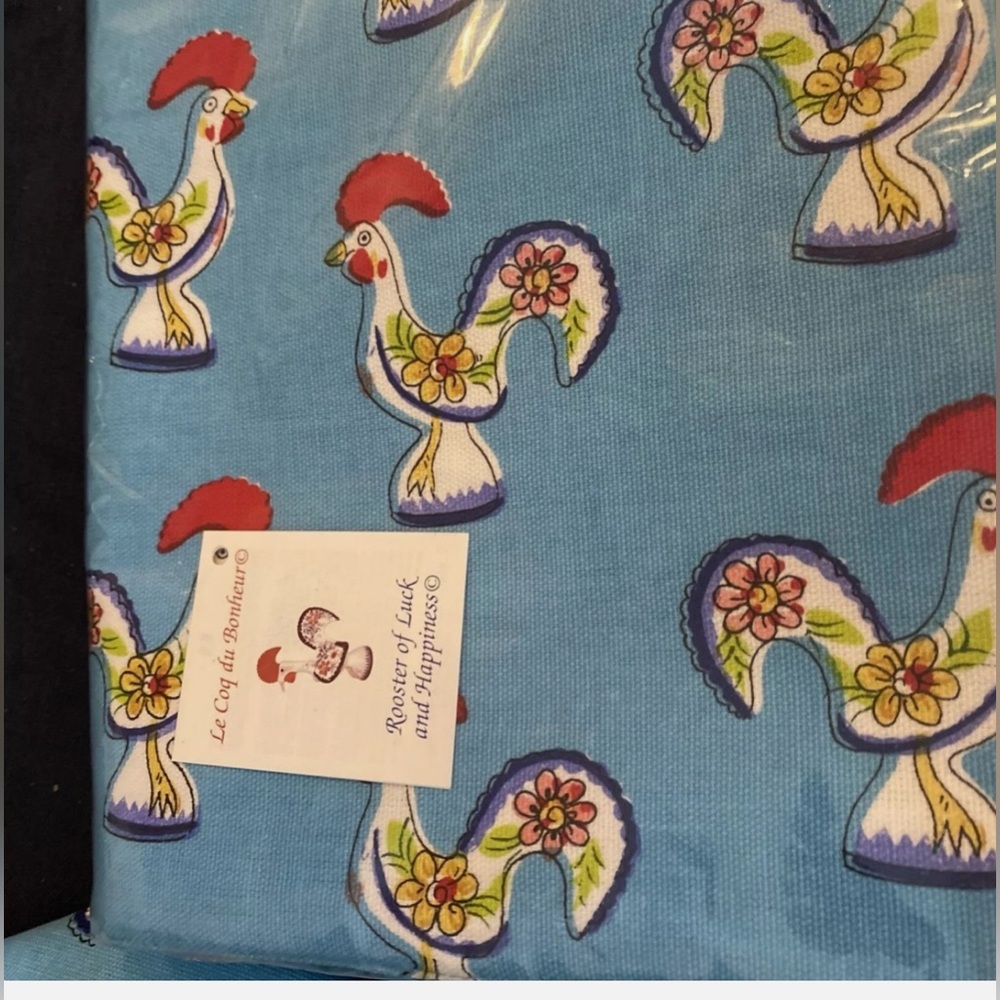 8 Portuguese Roosters Placemats With Matching Solid Napkins NIP Cotton/Poly